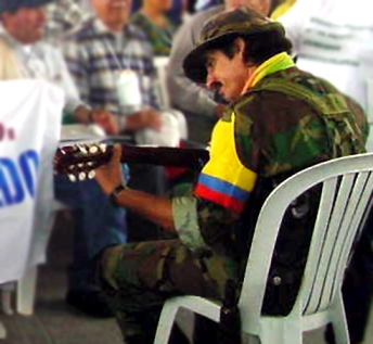 Julián Conrado le canta a su pueblo