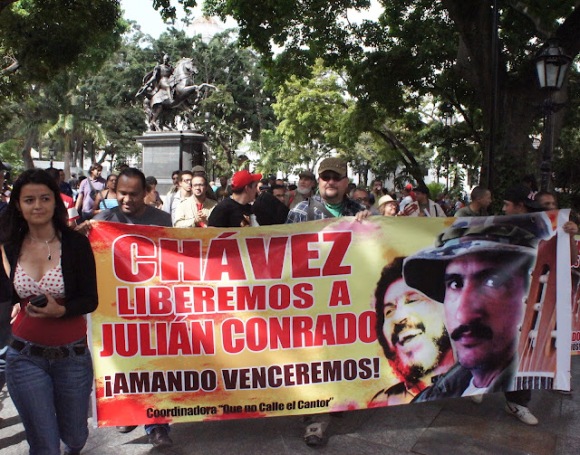 Cantaron y marcharon por la libertad de Julián Conrado (Fotos y Video)